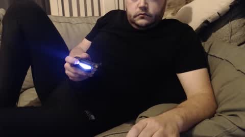 Snapshot of nielsgellen chatting on 01/16/25, 11:37 nielsgellen online show from 01/16/25, 11:37