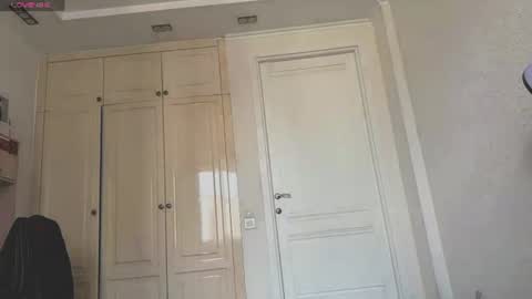 Snapshot of nievesshippey chatting on 07/08/26, 08:30 Hanna online show from 07/08/26, 08:30
