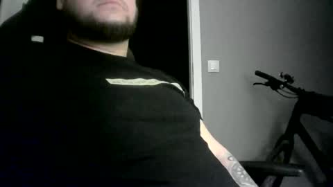 Snapshot of niewidoczny26 chatting on 03/19/26, 06:45 Niewidoczny online show from 03/19/26, 06:45