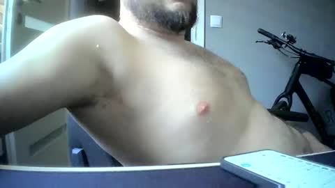Snapshot of niewidoczny26 chatting on 03/21/26, 10:53 Niewidoczny online show from 03/21/26, 10:53