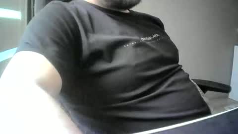 Snapshot of niewidoczny26 chatting on 04/10/26, 03:39 Niewidoczny online show from 04/10/26, 03:39