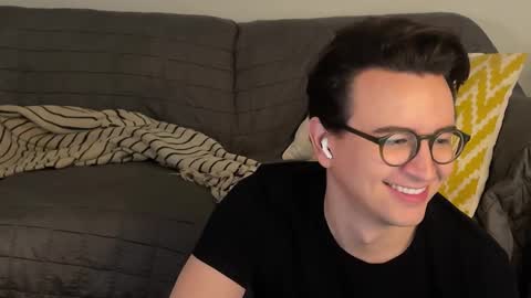 Snapshot of nigelhart chatting on 12/18/24, 02:42 Nigel Hart online show from 12/18/24, 02:42