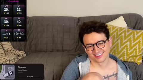 Snapshot of nigelhart chatting on 12/28/24, 02:33 Nigel Hart online show from 12/28/24, 02:33