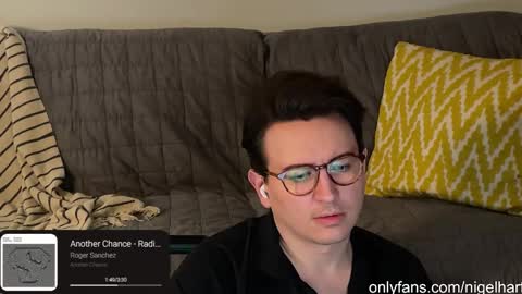 Snapshot of nigelhart chatting on 01/01/25, 01:58 Nigel Hart online show from 01/01/25, 01:58