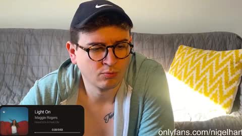 Snapshot of nigelhart chatting on 01/30/25, 04:02 Nigel Hart online show from 01/30/25, 04:02