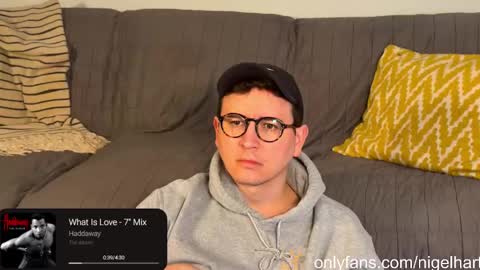 Snapshot of nigelhart chatting on 02/06/25, 03:06 Nigel Hart online show from 02/06/25, 03:06