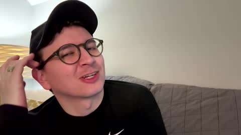 Snapshot of nigelhart chatting on 03/09/25, 01:46 Nigel Hart online show from 03/09/25, 01:46