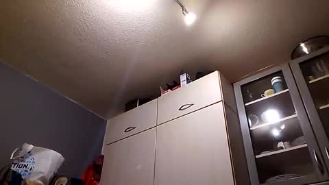 Snapshot of nighthawk28 chatting on 10/27/25, 05:17 MikeVanDyck online show from 10/27/25, 05:17