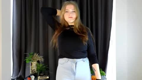 Azalea online show from 12/01/25, 07:35