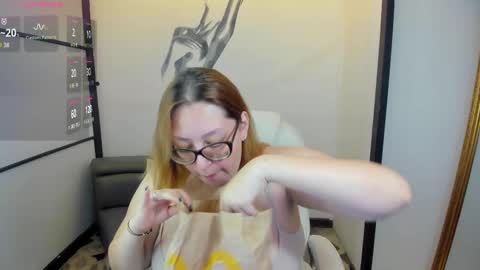 Anni online show from 02/25/25, 11:11