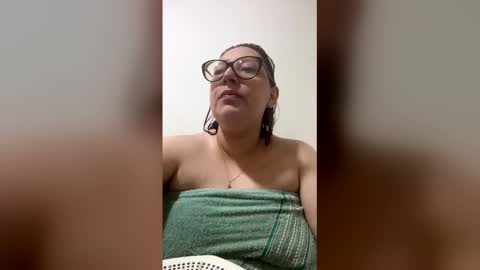 Snapshot of niickyjones chatting on 05/17/26, 09:00 Anni online show from 05/17/26, 09:00
