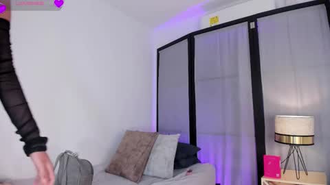 Snapshot of niicole_steele chatting on 01/17/26, 08:01 Niicole online show from 01/17/26, 08:01