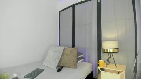 Niicole online show from 04/16/26, 07:58