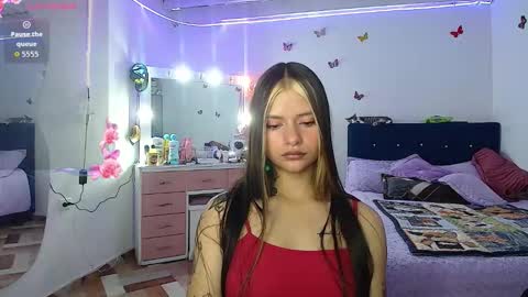 Nicolee   online show from 10/22/25, 09:25