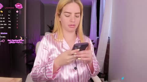 Niicoleta  online show from 04/22/26, 11:12