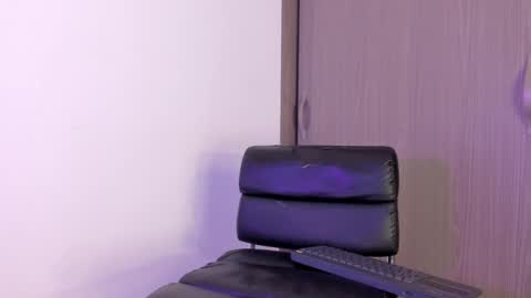 Nicoleth Mendez  online show from 02/20/26, 01:02