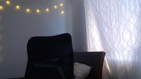 Snapshot of niina_jones chatting on 01/18/25, 06:10 Niina Jones online show from 01/18/25, 06:10