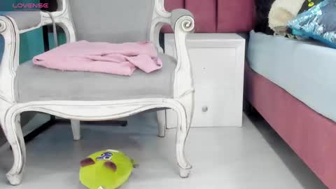 Snapshot of niinaink chatting on 01/17/25, 11:27 NINAINK online show from 01/17/25, 11:27