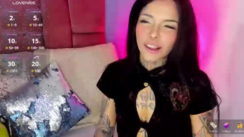 Snapshot of niinaink chatting on 02/18/25, 12:39 NINAINK online show from 02/18/25, 12:39