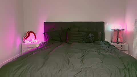 Niinarosee online show from 02/13/25, 06:05