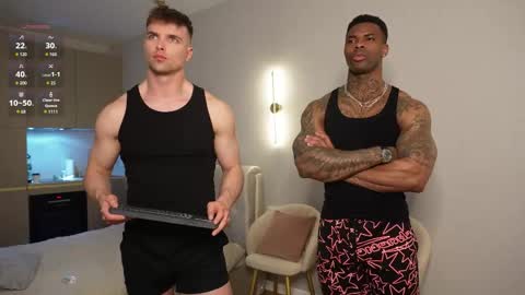 Nik online show from 04/12/26, 02:00