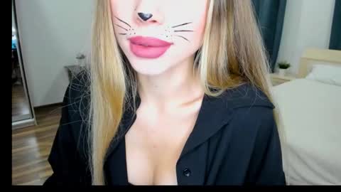 Snapshot of nika_blissy chatting on 10/31/25, 09:49 Nika online show from 10/31/25, 09:49