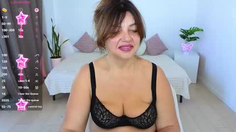 Snapshot of nika_light chatting on 10/25/25, 06:43 Nika light online show from 10/25/25, 06:43