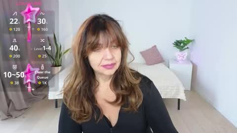 Snapshot of nika_light chatting on 12/17/25, 12:33 Nika light online show from 12/17/25, 12:33