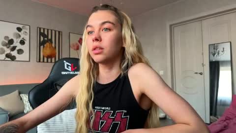Snapshot of nika_lodge_official chatting on 05/16/26, 02:27 Russian sweet baby online show from 05/16/26, 02:27