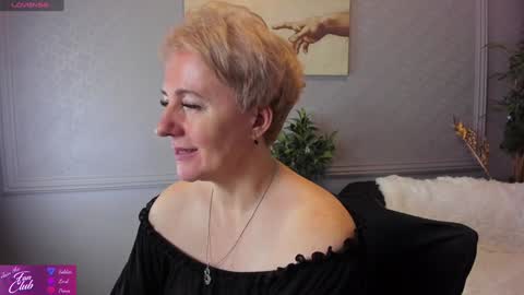Snapshot of nika_smit chatting on 12/22/24, 08:38 Nika online show from 12/22/24, 08:38