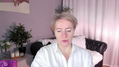 Snapshot of nika_smit chatting on 01/05/25, 05:20 Nika online show from 01/05/25, 05:20