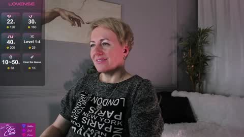 Snapshot of nika_smit chatting on 01/25/25, 11:34 Nika online show from 01/25/25, 11:34