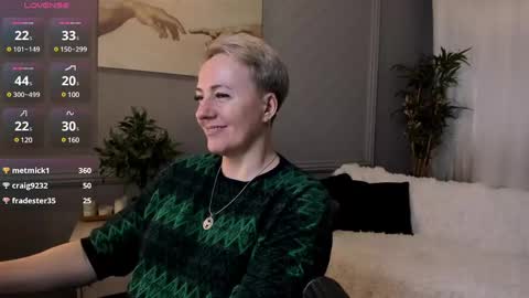 Snapshot of nika_smit chatting on 03/02/25, 11:18 Nika online show from 03/02/25, 11:18