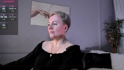 Snapshot of nika_smit chatting on 03/04/25, 12:01 Nika online show from 03/04/25, 12:01