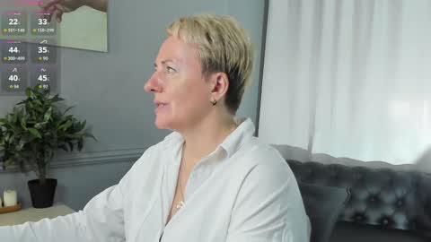 Snapshot of nika_smit chatting on 09/12/25, 09:09 Nika online show from 09/12/25, 09:09