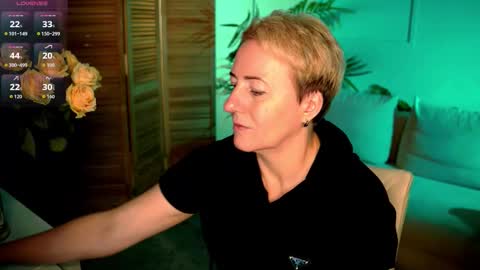 Snapshot of nika_smit chatting on 09/27/25, 05:34 Nika online show from 09/27/25, 05:34