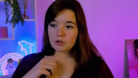 Snapshot of nika_still chatting on 10/19/25, 01:56 Little  Angel online show from 10/19/25, 01:56