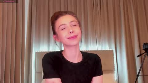 Nika online show from 04/22/26, 11:17