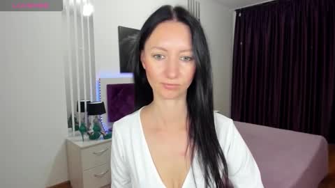 Snapshot of nikalewis chatting on 09/18/25, 04:36 NikaLewis online show from 09/18/25, 04:36
