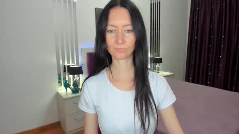 Snapshot of nikalewis chatting on 10/17/25, 04:48 NikaLewis online show from 10/17/25, 04:48