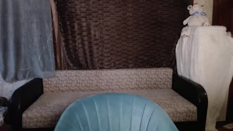 Nika online show from 10/13/25, 03:39