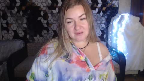 Nika online show from 11/24/25, 09:25