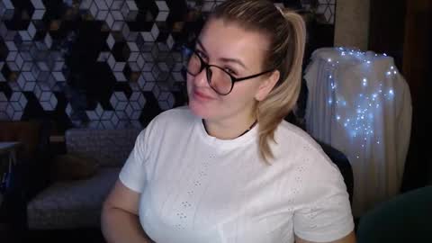 Nika online show from 01/14/26, 05:13