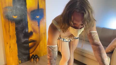 NIKI online show from 03/19/26, 05:50