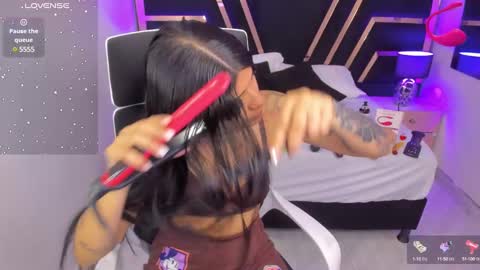 Niki online show from 12/26/24, 01:10