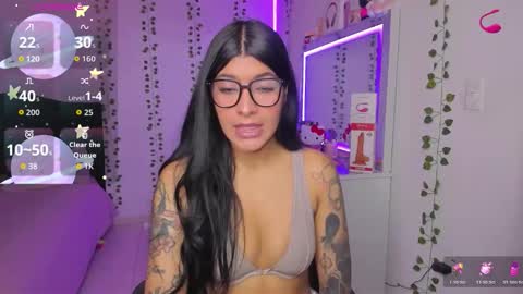 Niki online show from 10/26/25, 01:00