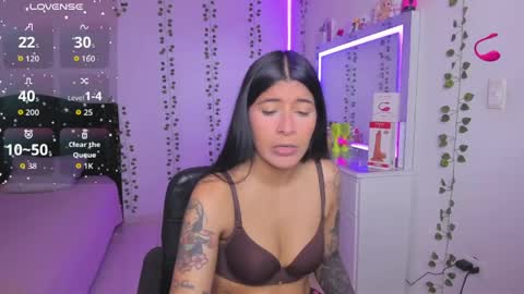 Niki online show from 04/19/26, 03:44