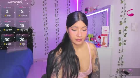 Snapshot of nikibryce_ chatting on 05/30/26, 01:14 Niki online show from 05/30/26, 01:14