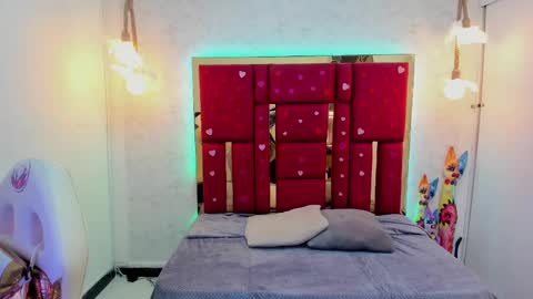 Snapshot of nikiita_babyx chatting on 03/05/25, 08:10 Abril online show from 03/05/25, 08:10