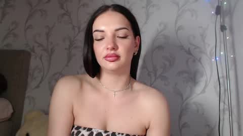Snapshot of nikimousi chatting on 05/26/26, 04:30 nikimousi online show from 05/26/26, 04:30